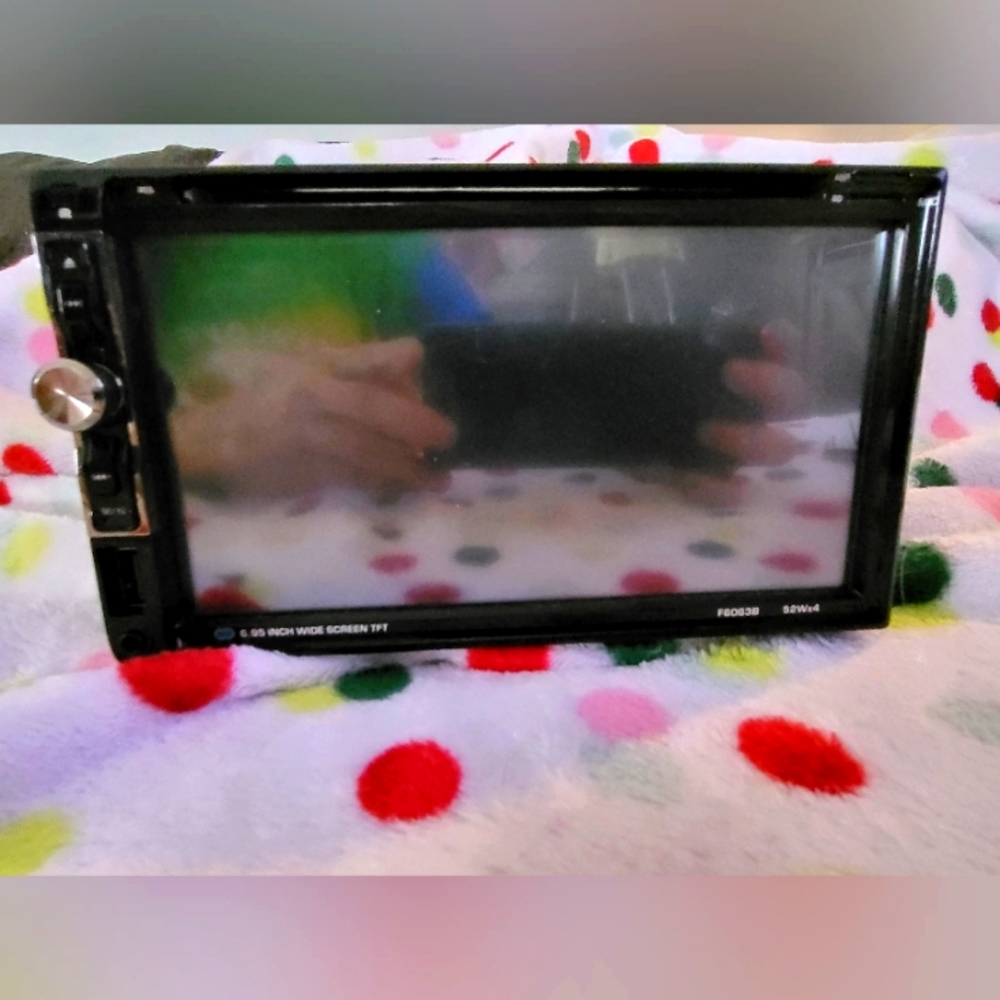 YT-F6063B 6.95 inch Car DVD MP3 MP4 Player Digital Touch TFT Screen USB SD MMC C